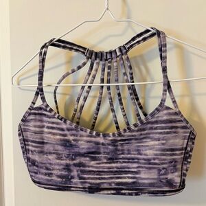 Lululemon Lighten Up Sports Bra – Size 6
Color: New Horizon Purple Tie Dye 💜